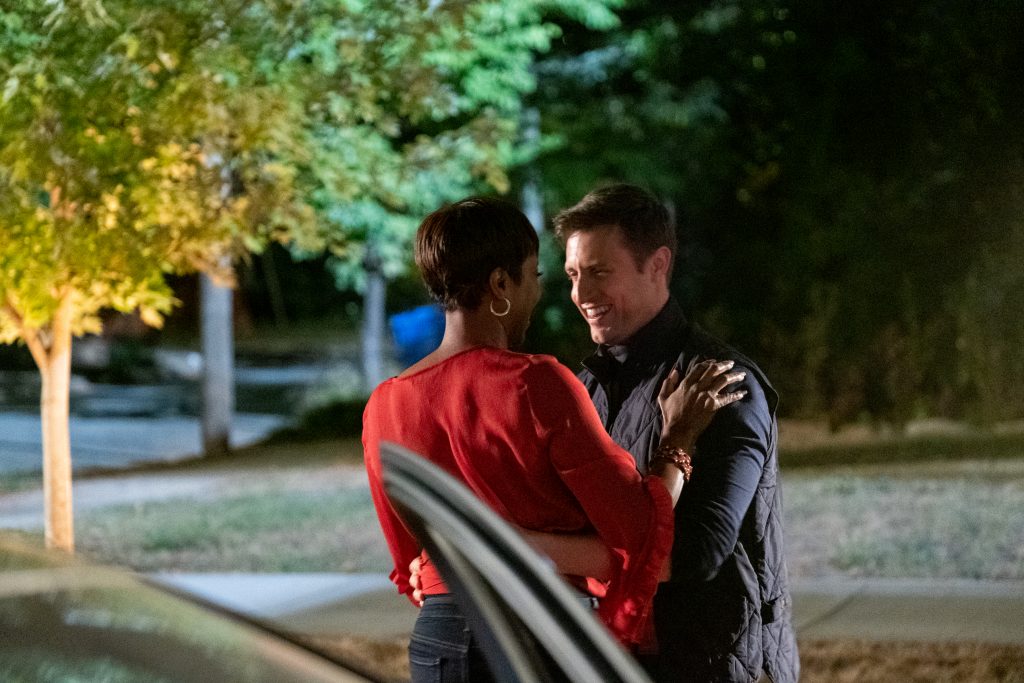 SWEET MAGNOLIAS (L TO R) HEATHER HEADLEY as HELEN DECATUR and MICHAEL SHENEFELT as RYAN WINGATE in episode 108 of SWEET MAGNOLIAS Cr. ELIZA MORSE/NETFLIX © 2020