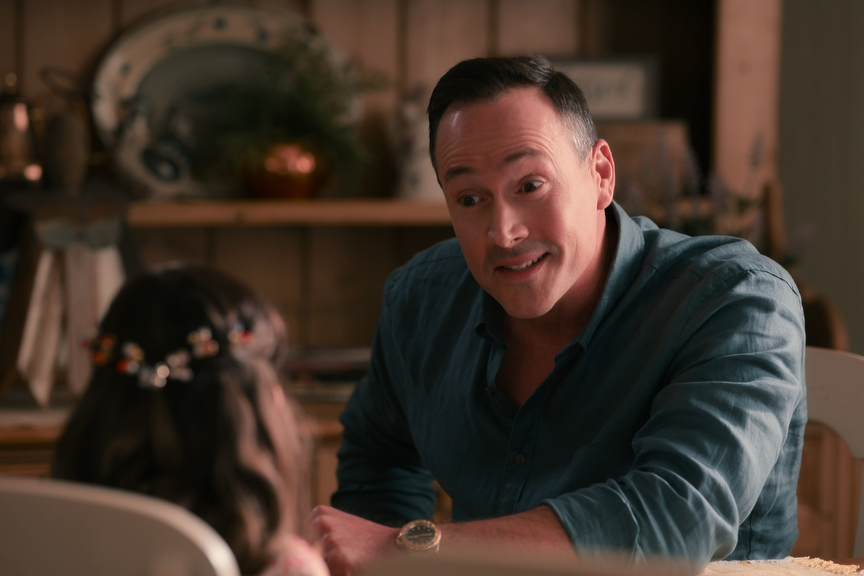 Sweet Magnolias. Chris Klein as Bill Townsend in episode 205 of Sweet Magnolias. Cr. Courtesy Of Netflix © 2021