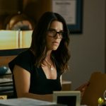 The Lincoln Lawyer. Neve Campbell as Maggie McPherson in episode 108 of The Lincoln Lawyer. Cr. Lara Solanki/Netflix © 2022