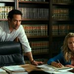 The Lincoln Lawyer. (L to R) Manuel Garcia-Rulfo as Mickey Haller, Becki Newton as Lorna in episode 109 of The Lincoln Lawyer. Cr. Lara Solanki/Netflix © 2022