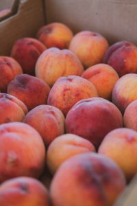 peaches, pexels.com